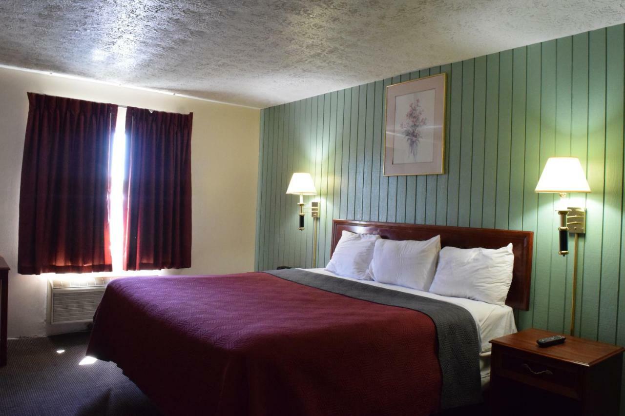 Budget Inn Ontario Ontario Center Exterior foto