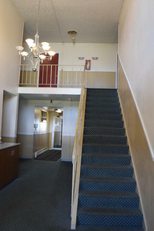 Budget Inn Ontario Ontario Center Exterior foto