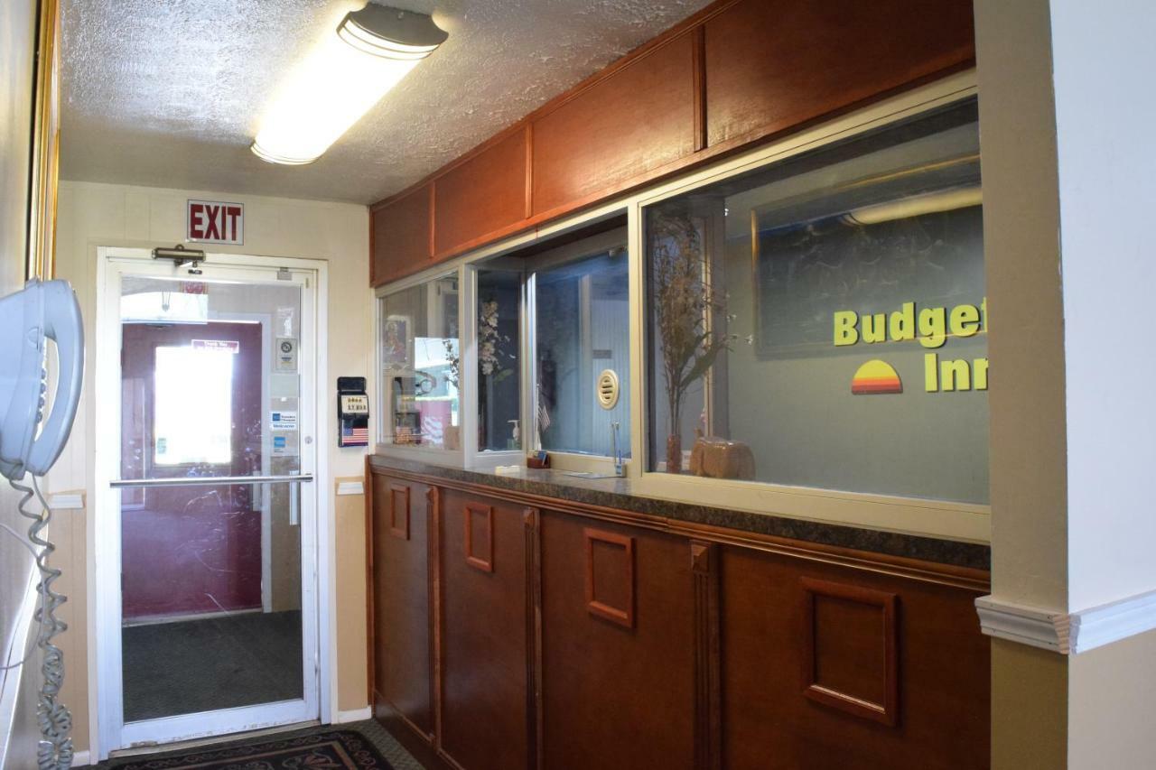 Budget Inn Ontario Ontario Center Exterior foto